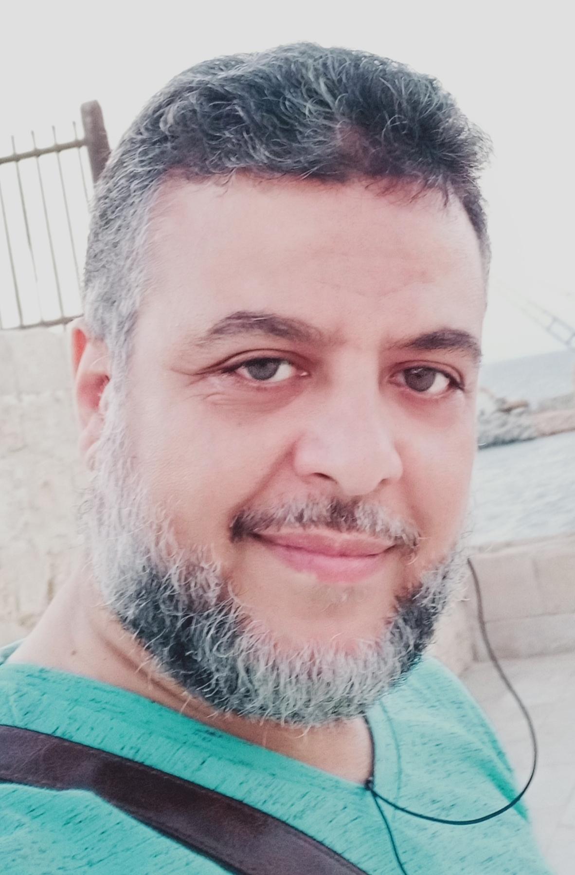 أسامة مرزوق شحاتة