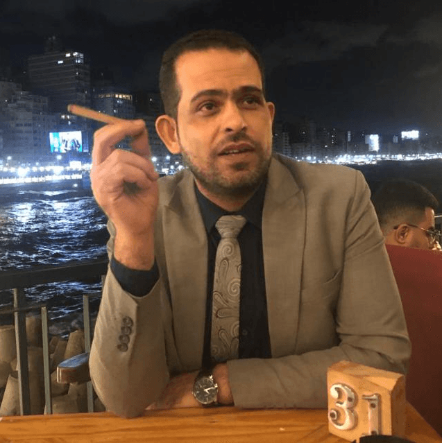 رشاد مكرم مصطفي وهبه