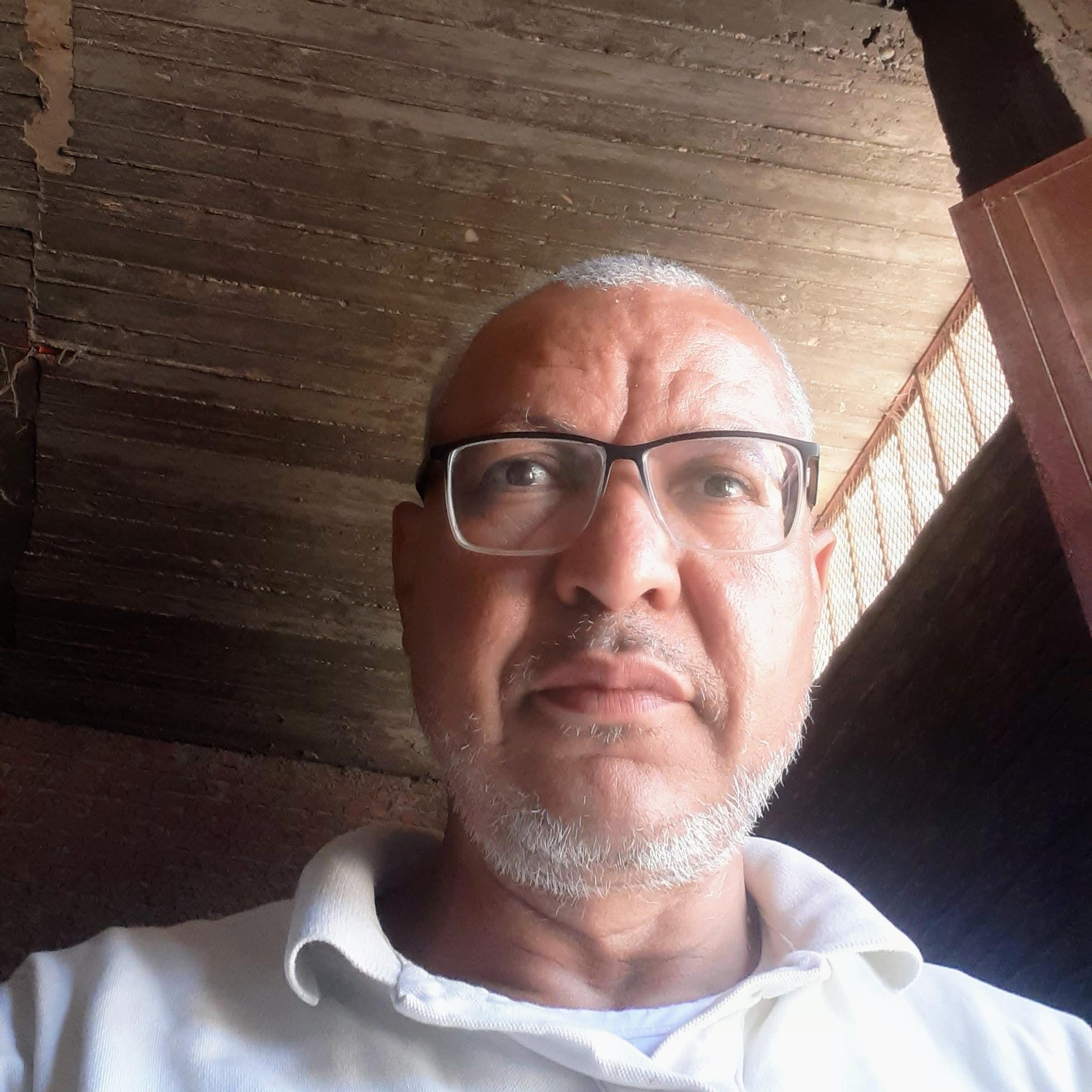 أشرف خالد سليمان علوانى